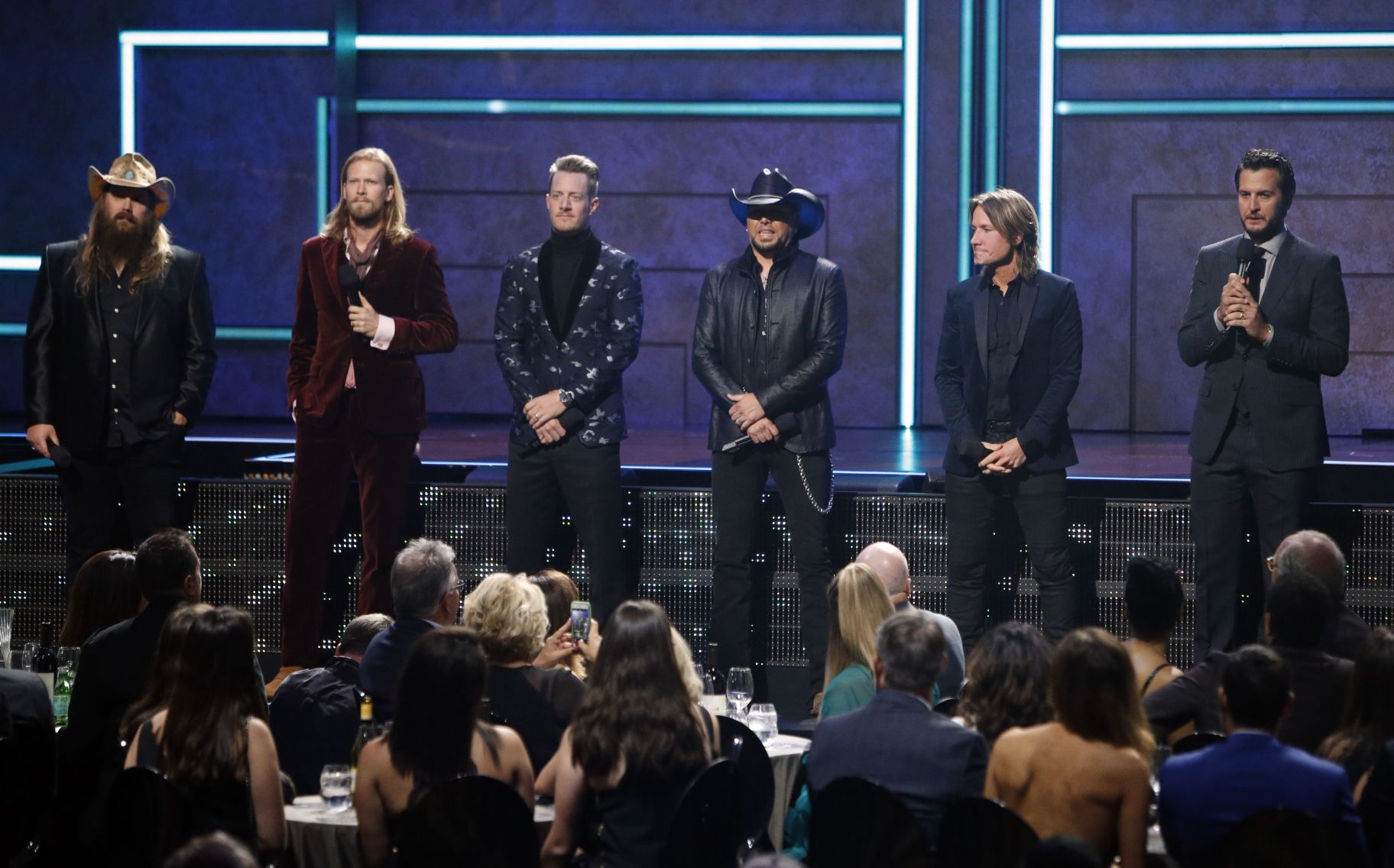 2017 CMT Artist of the Year Award-Show